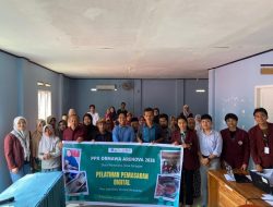 Unsulbar Bekali Pelaku Usaha Nira Aren Desa Saragian dengan Keterampilan Digital Marketing